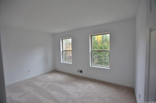 45 Dartmouth Dr, Rock Hill NY  12775-6011 exterior