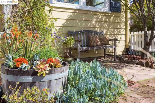 4116 Bayo St, Oakland, CA 94619-2104