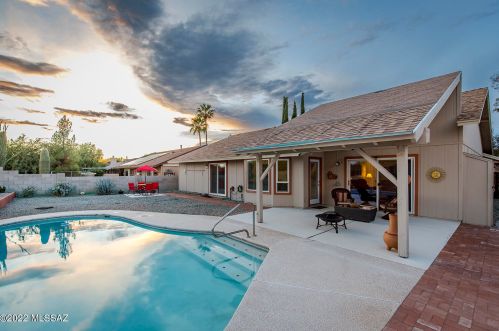 1501 Cyn Shadows Ln, Tucson AZ 85737-7716 exterior