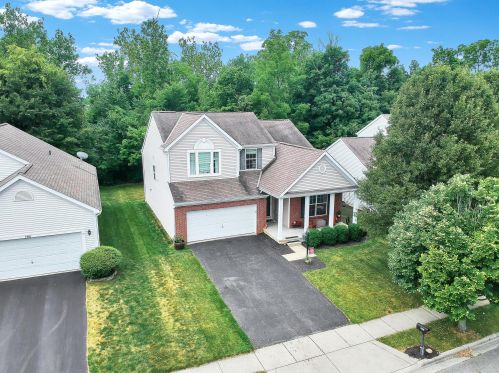 7977 Headwater Dr, Blacklick, OH 43004-8075