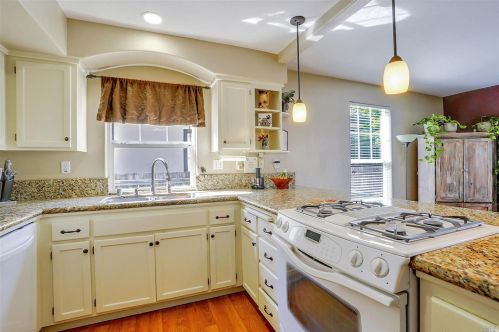 2421 Waltzer Rd, Santa Rosa CA  95403-1868 exterior