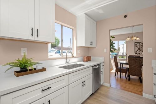 1027 Manchester St, National City CA  91950-4114 exterior