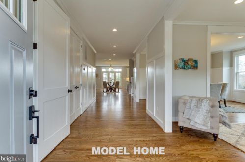 1913 Anderson Rd, Falls Church, VA 22043-1139