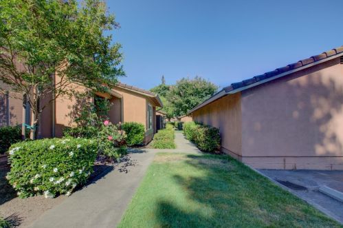 4010 Elmo Loop, Modesto CA  95356-0136 exterior
