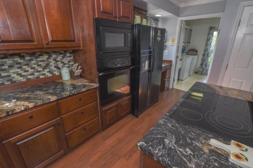 8883 Valley Circle Dr, Florence KY  41042-9523 exterior