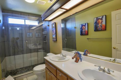 607 Grape St, Los Banos CA  93635-6372 exterior