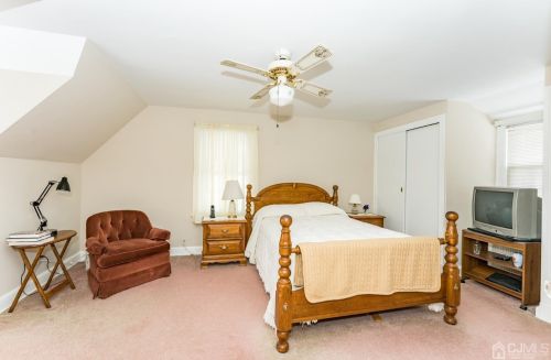 143 High St, Woodbridge NJ  07095-3047 exterior