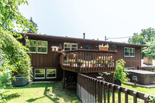316 Elmwood Ave, Lake Geneva, WI 53147-1736