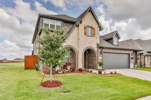 537 Tierra Vista Way, Fort Worth, TX 76131-3953