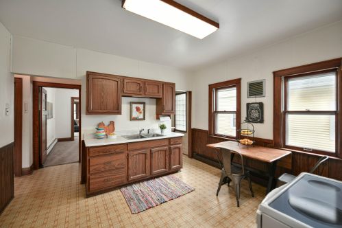 2141 59, Milwaukee WI 53219-1549 exterior