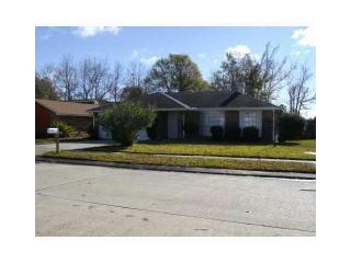 1400 Kings Row, Slidell LA  70461-4422 exterior