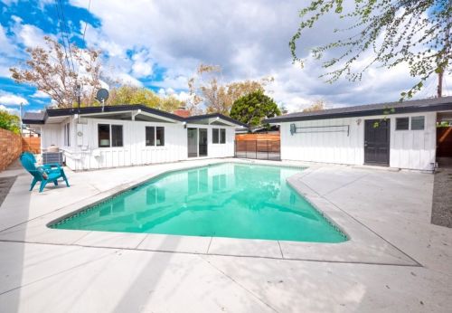3316 Studebaker Rd, Long Beach CA  90808-4255 exterior