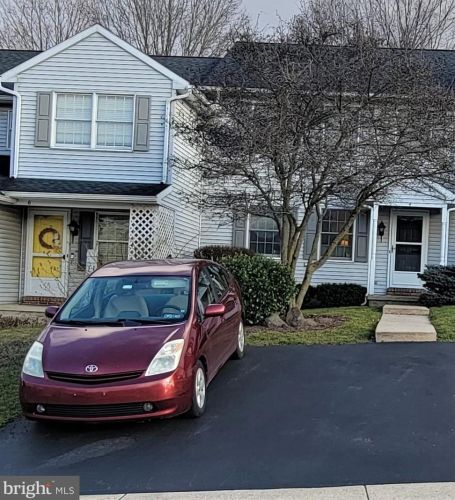 4 Parkview Dr, Swartzville, PA 17569-9427