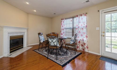 45 Devon Dr, East Brunswick NJ  08816-5329 exterior