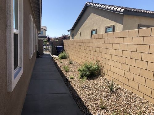 16252 Gibson St, Victorville CA  92394-2517 exterior