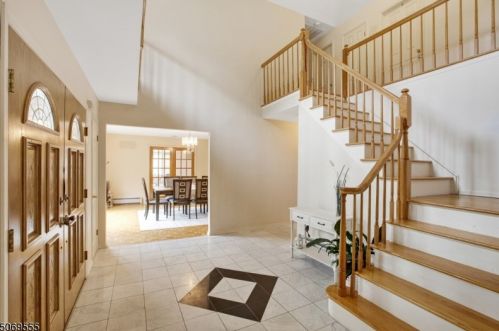 5 Battle Ridge Rd, Greystone Park, NJ 07950-3419