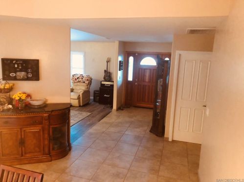 1850 Treseder Cir, El Cajon CA  92019-3829 exterior