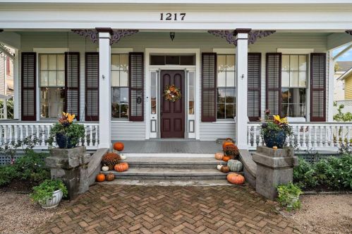 1217 Church St, Galveston, TX 77550-5063