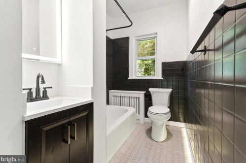 201 Plymouth Pl, Camden NJ  08109-2834 exterior