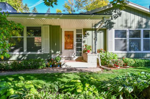 14414 Woodland Dr, Waukesha, WI 53151-2363