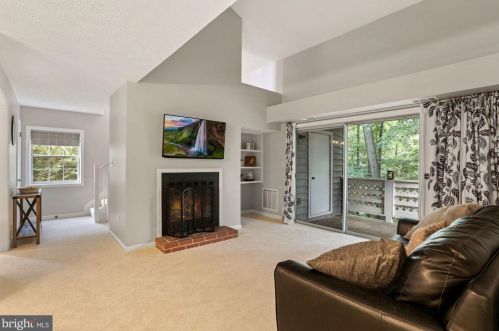 7620 Willow Pt Dr, Falls Church VA  22042-7530 exterior