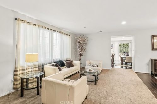 24327 La Montura Dr, Santa Clarita, CA 91354-3072