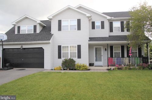 192 Cornerstone Dr, Blandon, PA 19510-9679
