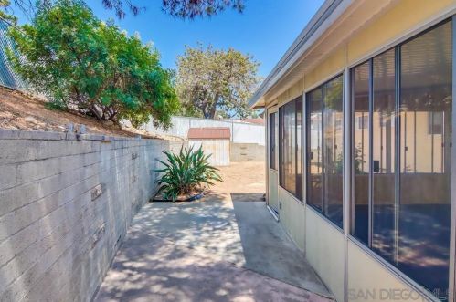 6100 Henderson Dr, La Mesa CA  91942-4016 exterior