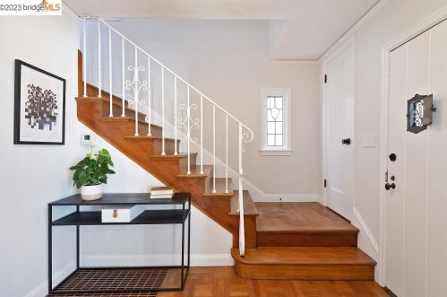 1906 Hoover Ave, Oakland CA  94602-1922 exterior