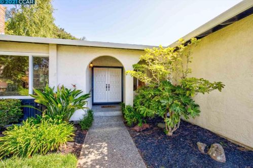 2458 Hallmark Dr, Belmont, CA 94002-2908