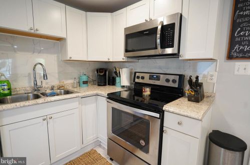 411 6th St, Laurel DE  19956-1363 exterior