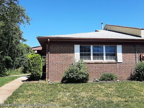 94 Greenwood Loop Rd, Bricktown NJ  08724-1255 exterior