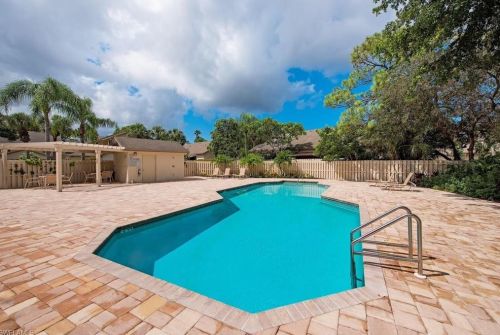 823 Meadowland Dr, Naples FL  34108-2542 exterior