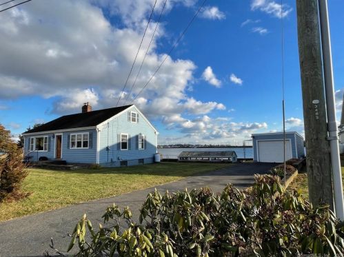 32 Harbor View Ter, Stonington, CT 06378-2803