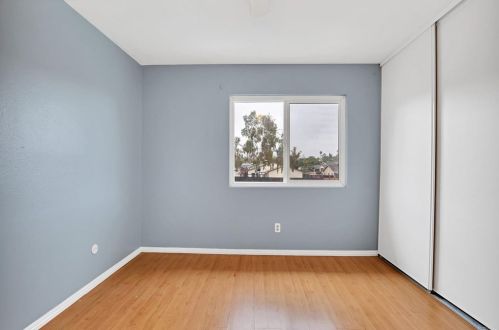 1260 Hoover St, Escondido CA  92027-1415 exterior
