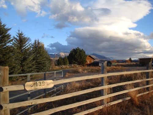 139 Hunters Ln, Challis, ID 83226-4783