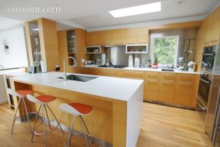 25 Rehan Ave, Hither Plains NY  11954-5209 exterior