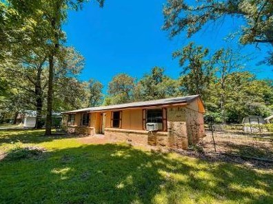 2301 An County Road 2209, Palestine, TX 75803