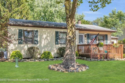 592 Karen Ln, Bricktown, NJ 08724-1216