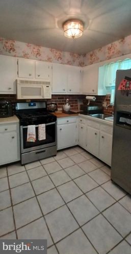 109 Sporting Hill Rd, Navy Sup Dpt PA  17050-2454 exterior