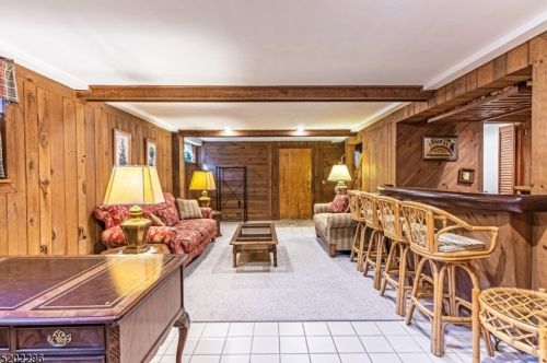 262 Overmount Ave, West Paterson NJ  07424-3284 exterior