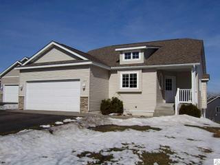 223 Bluffs Ridge Ct, Duluth, MN 55811-2602