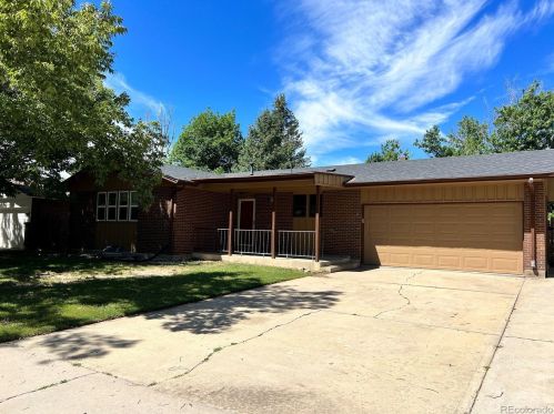 673 Nome St, Denver, CO 80012-2218