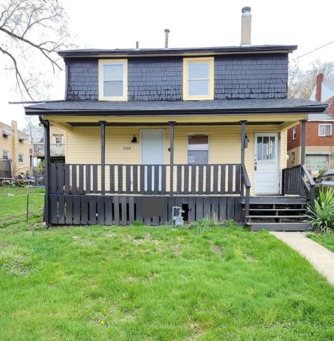 5725 Verona Rd, Verona PA  15147-3012 exterior