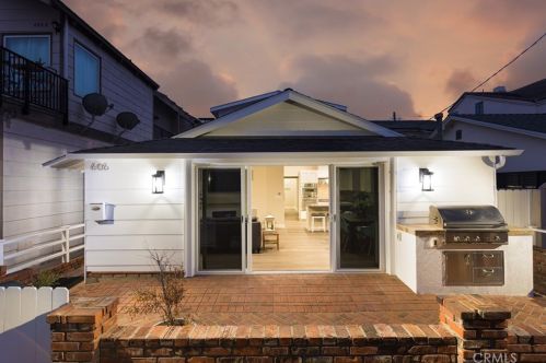 606 36th St, Newport Beach, CA 92663-3207