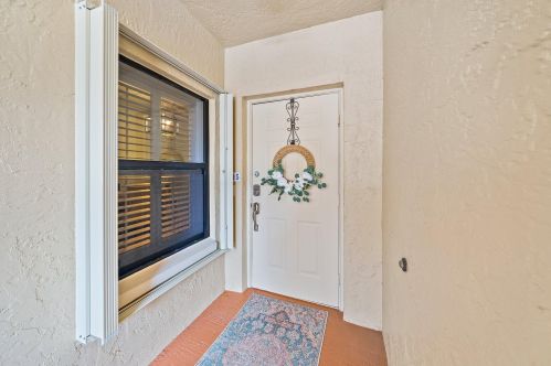 400 Uno Lago Dr, West Palm Beach, FL 33408-2671