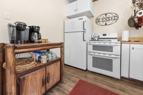 340 Sherwood Blvd, Big Bear City CA  92314 exterior