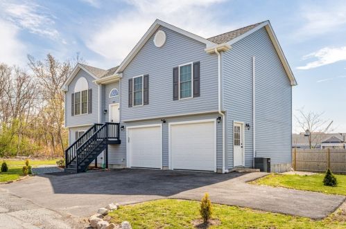 217 Napoleon St, Fall River, MA 02721-3124