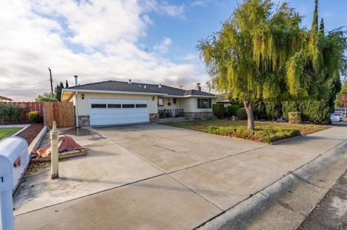 1341 Loma Vista Dr, Hollister CA  95023-6209 exterior