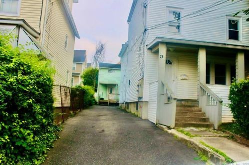 26 Vista St, Stamford, CT 06902-2216
